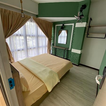 Clock Inn Backpackers Hostel Танах-Рата Экстерьер фото