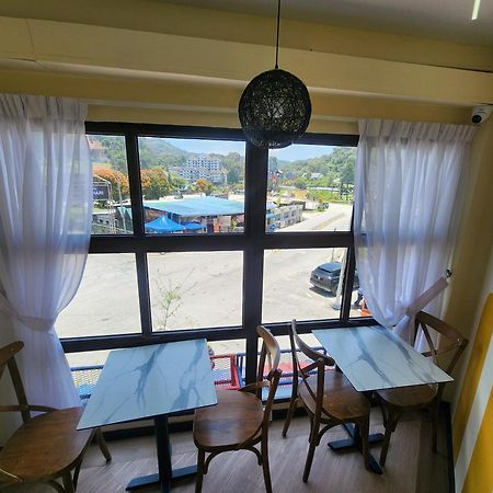 Clock Inn Backpackers Hostel Танах-Рата Экстерьер фото