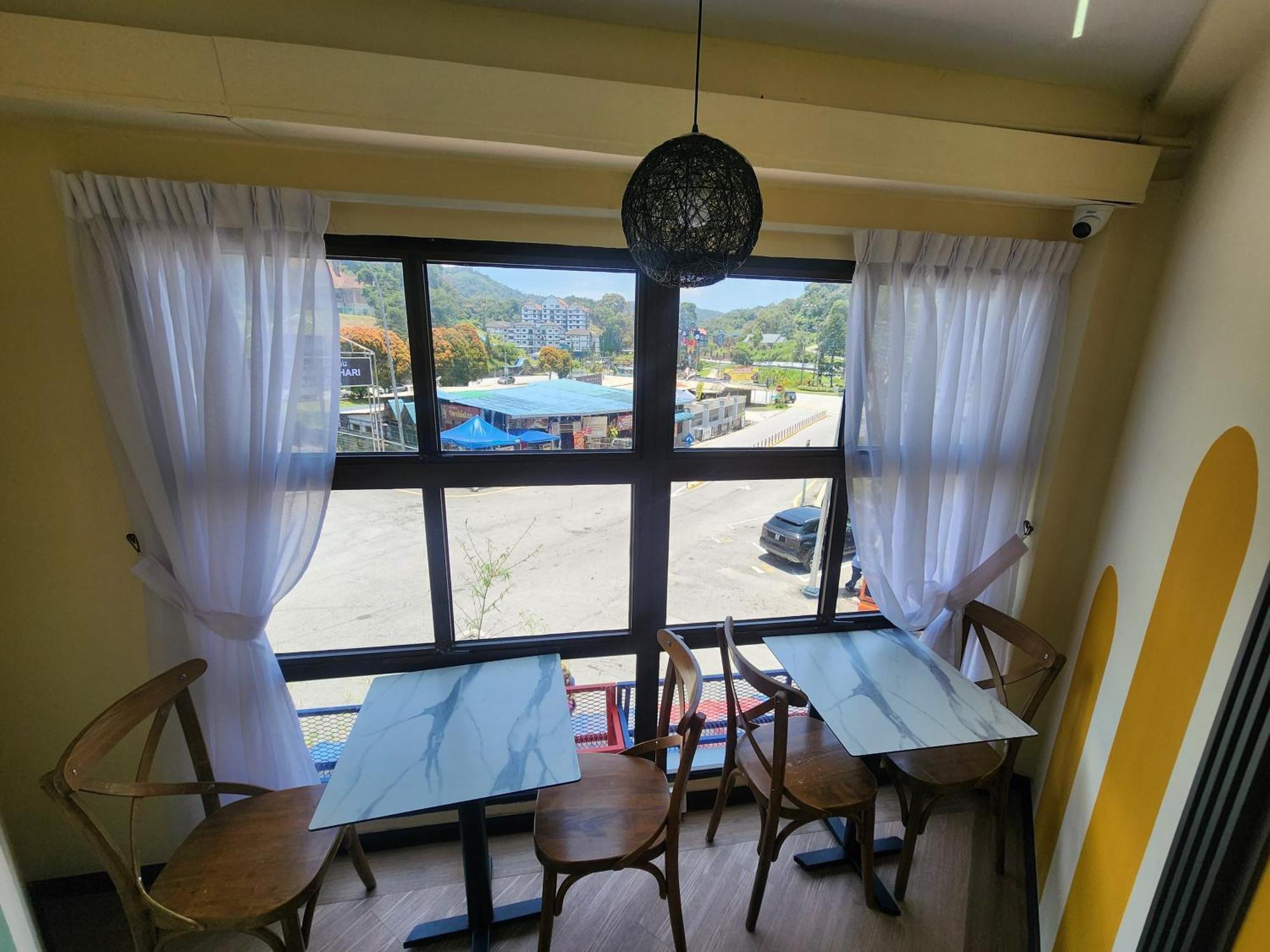 Clock Inn Backpackers Hostel Танах-Рата Экстерьер фото
