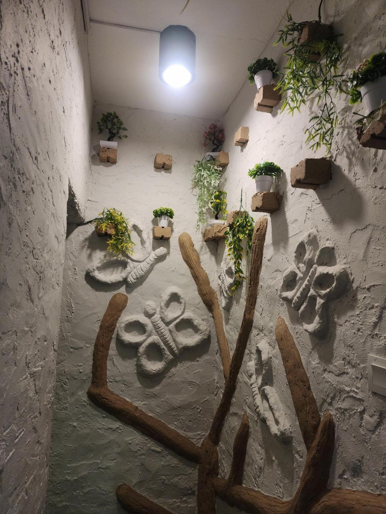 Clock Inn Backpackers Hostel Танах-Рата Экстерьер фото